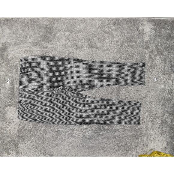 Chico's Women's Size 2 Legging Ankle Pants Black Rayon Pull On Geometric - Picture 5 of 8